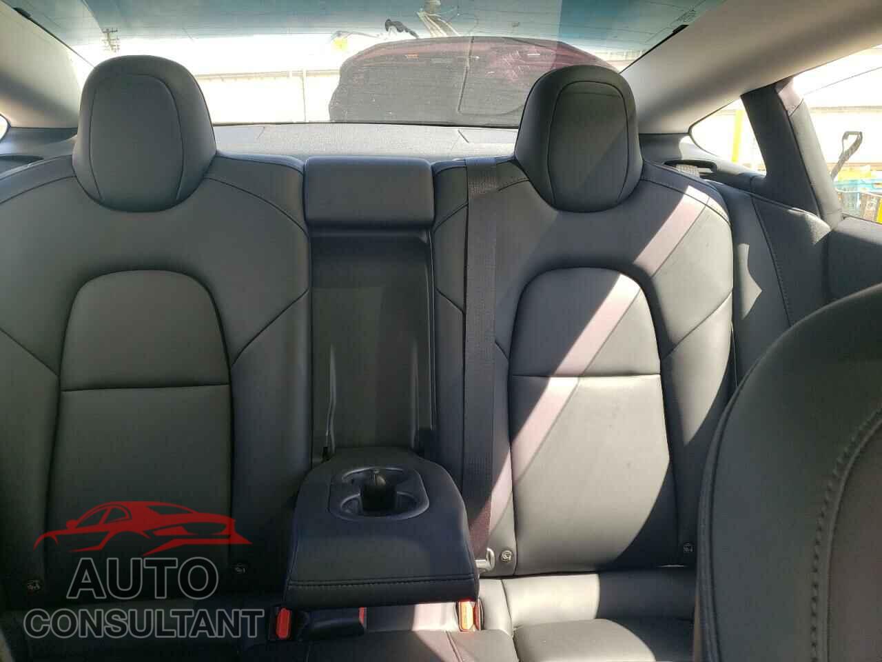 TESLA MODEL 3 2021 - 5YJ3E1EAXMF031821