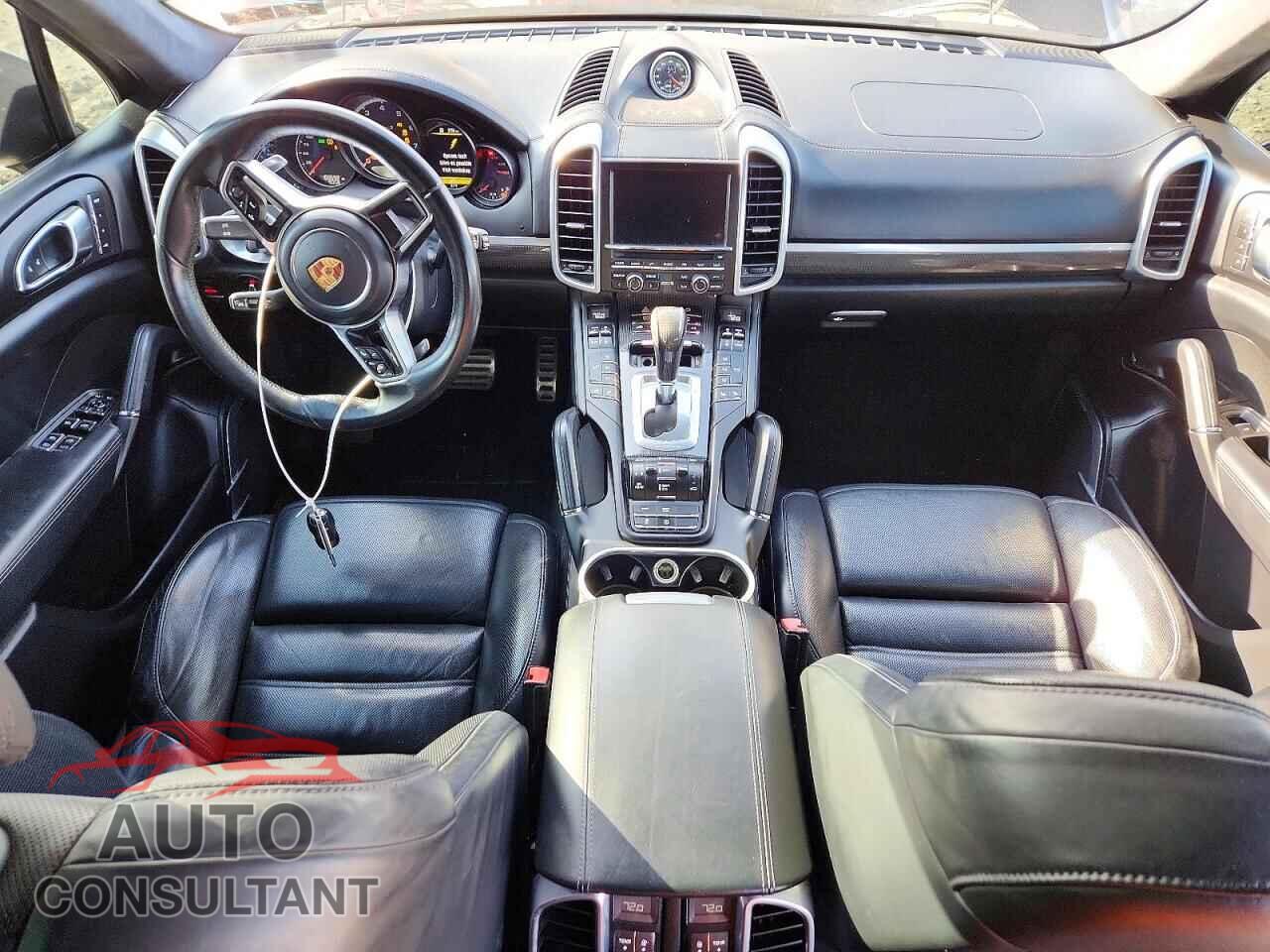 PORSCHE CAYENNE 2016 - WP1AC2A26GLA86140