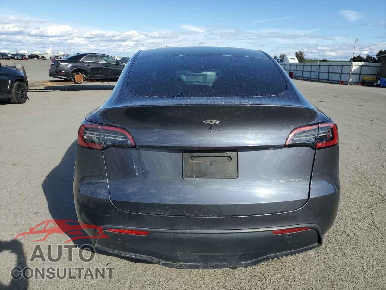 TESLA MODEL Y 2023 - 7SAYGDEE9PF638742