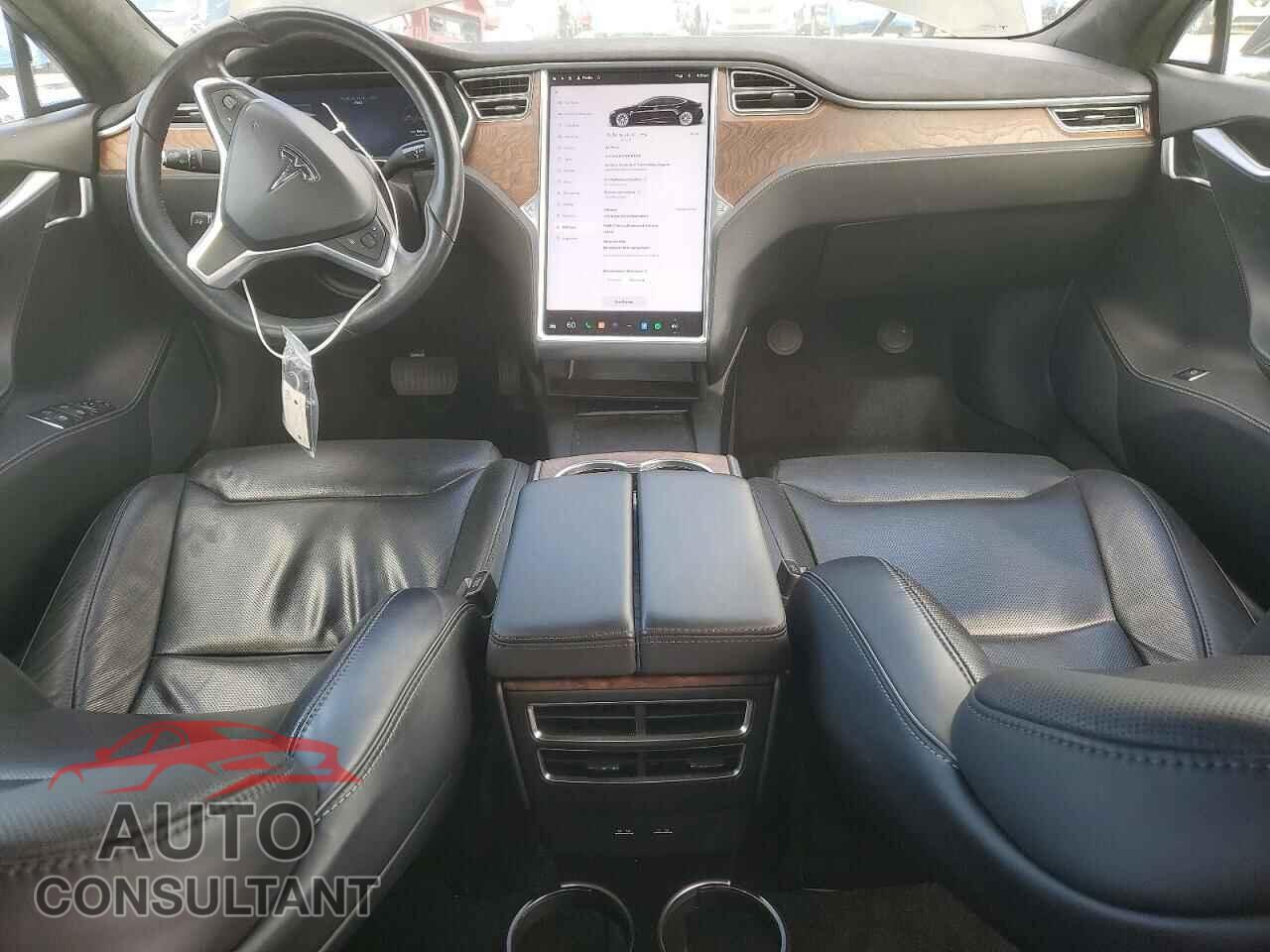 TESLA MODEL S 2017 - 5YJSA1E11HF182012