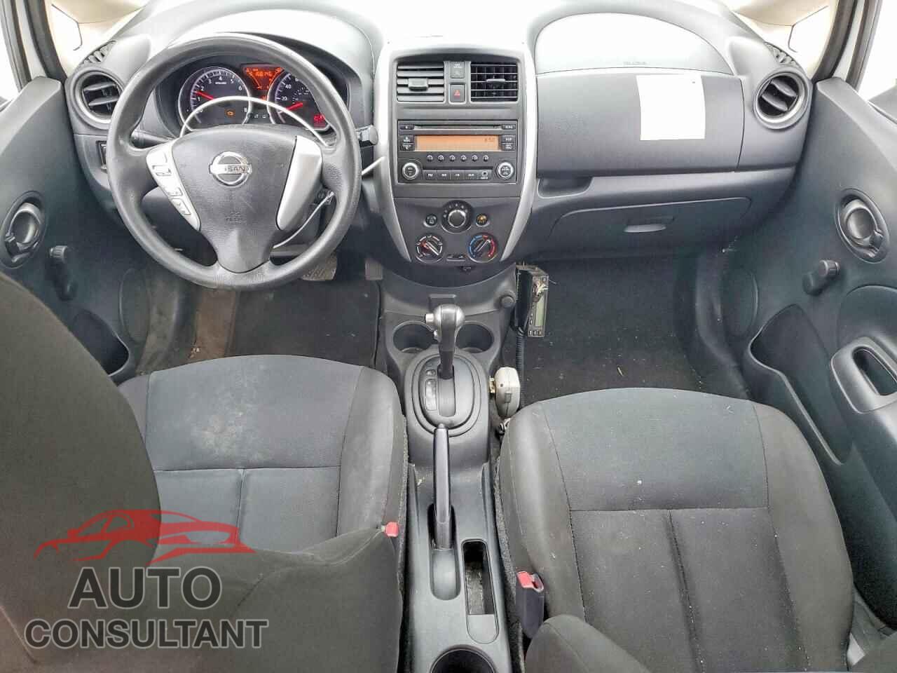 NISSAN VERSA 2017 - 3N1CE2CP8HL355082