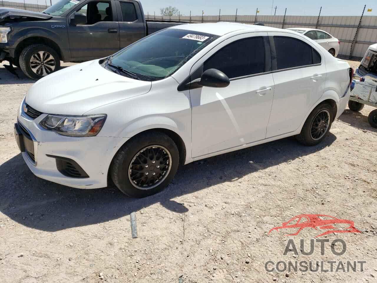 CHEVROLET SONIC 2018 - 1G1JB5SH4J4117839