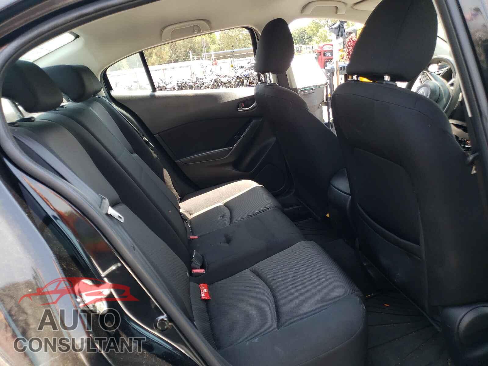 MAZDA 3 2017 - 3MZBN1U76HM105591