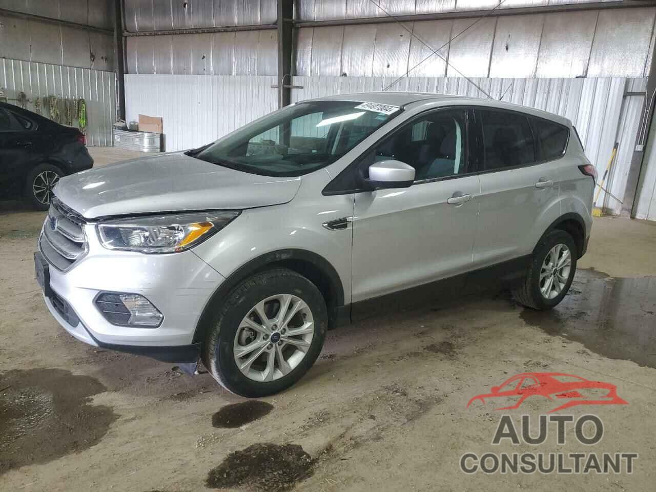 FORD ESCAPE 2017 - 1FMCU9GD4HUD19805