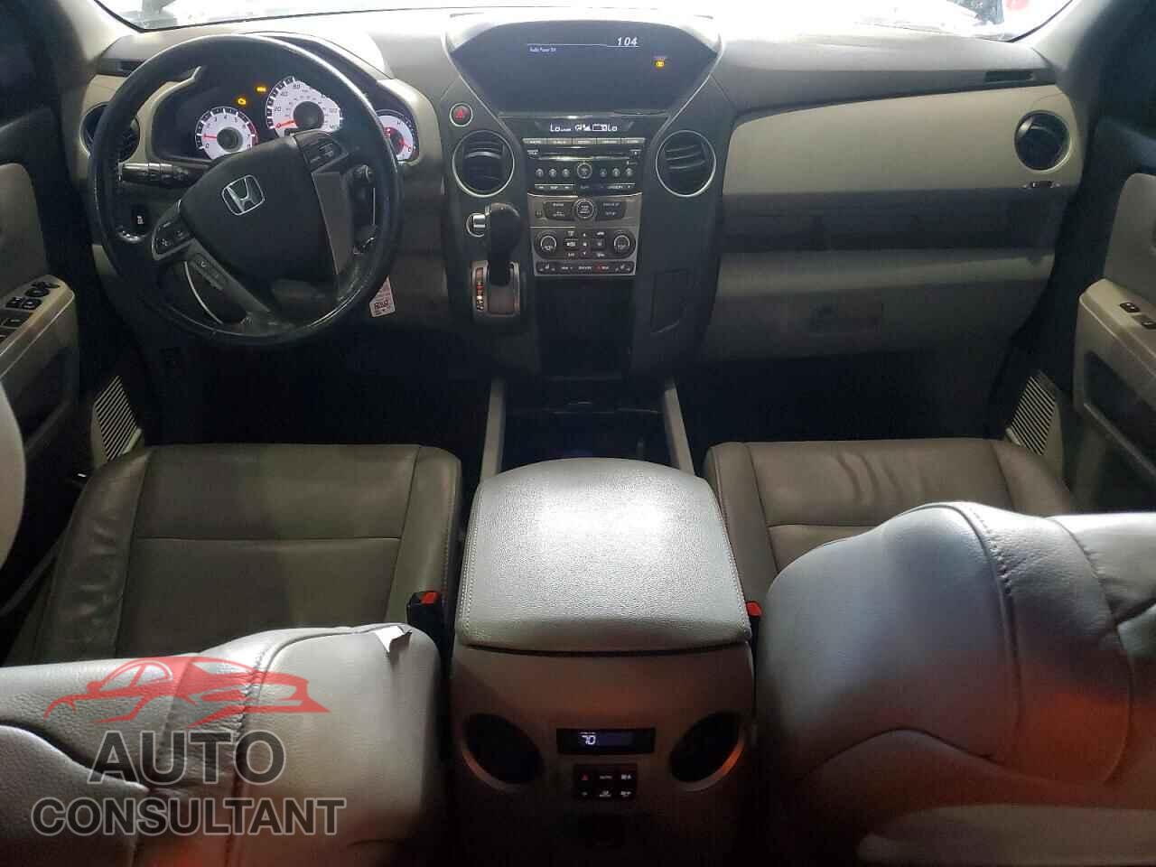 HONDA PILOT 2015 - 5FNYF4H50FB011969