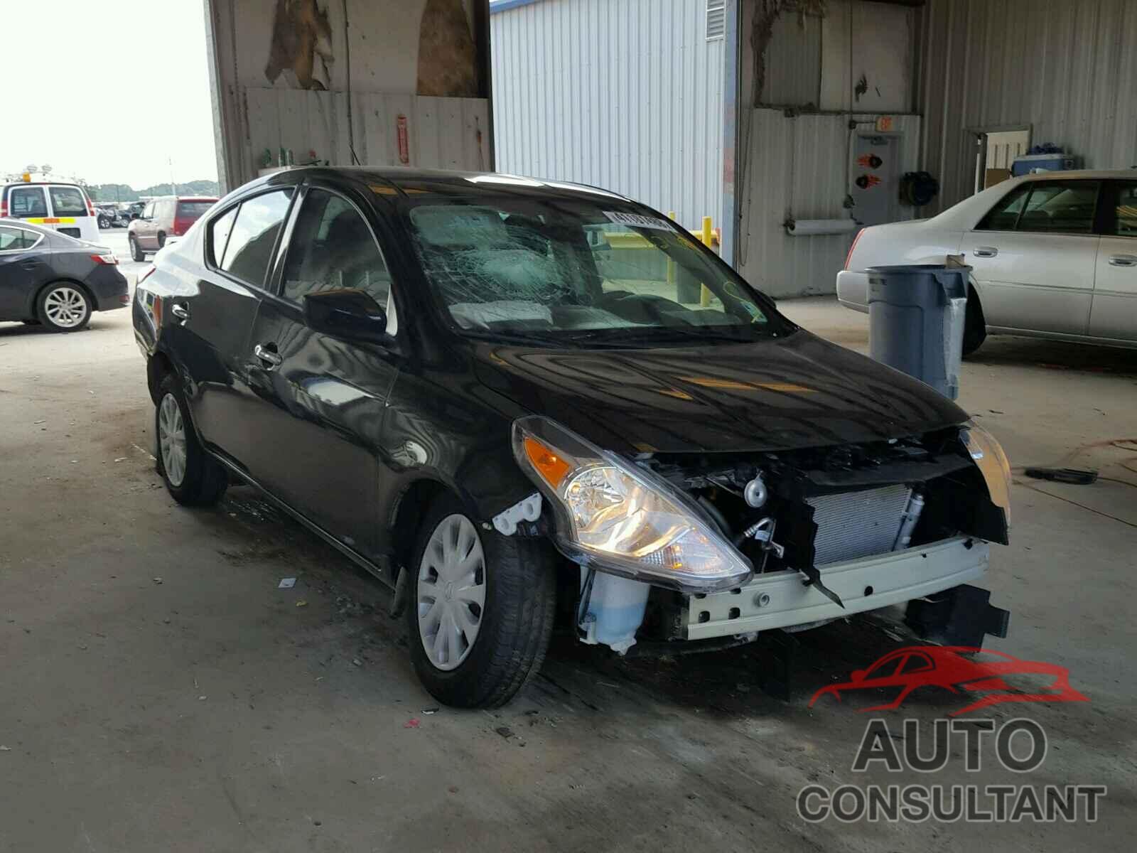 NISSAN VERSA 2018 - 3N1CN7AP2JL855874