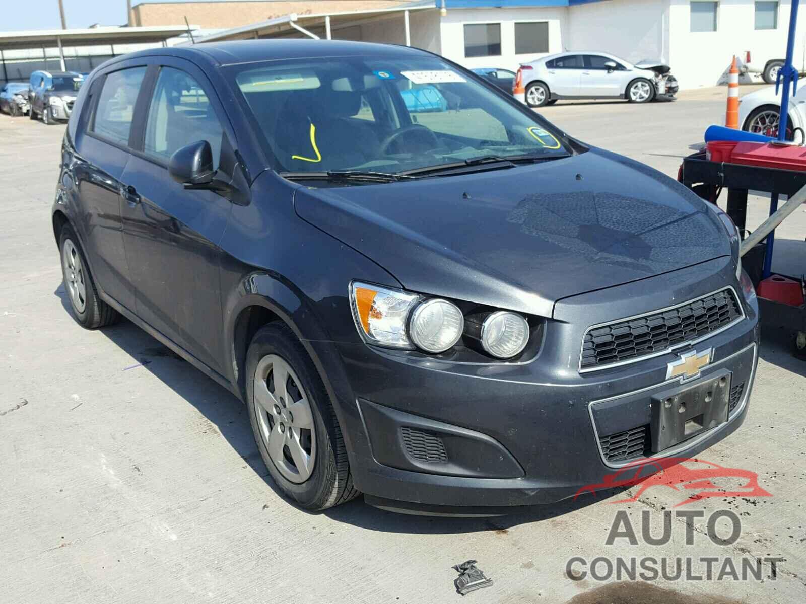 CHEVROLET SONIC 2016 - 1G1JA6SH0G4157837