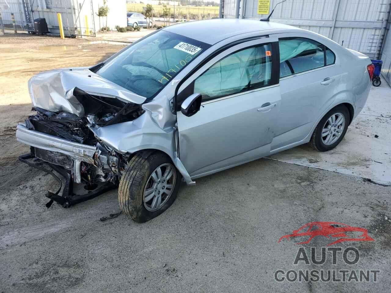 CHEVROLET SONIC 2014 - 1G1JC5SH8E4200581