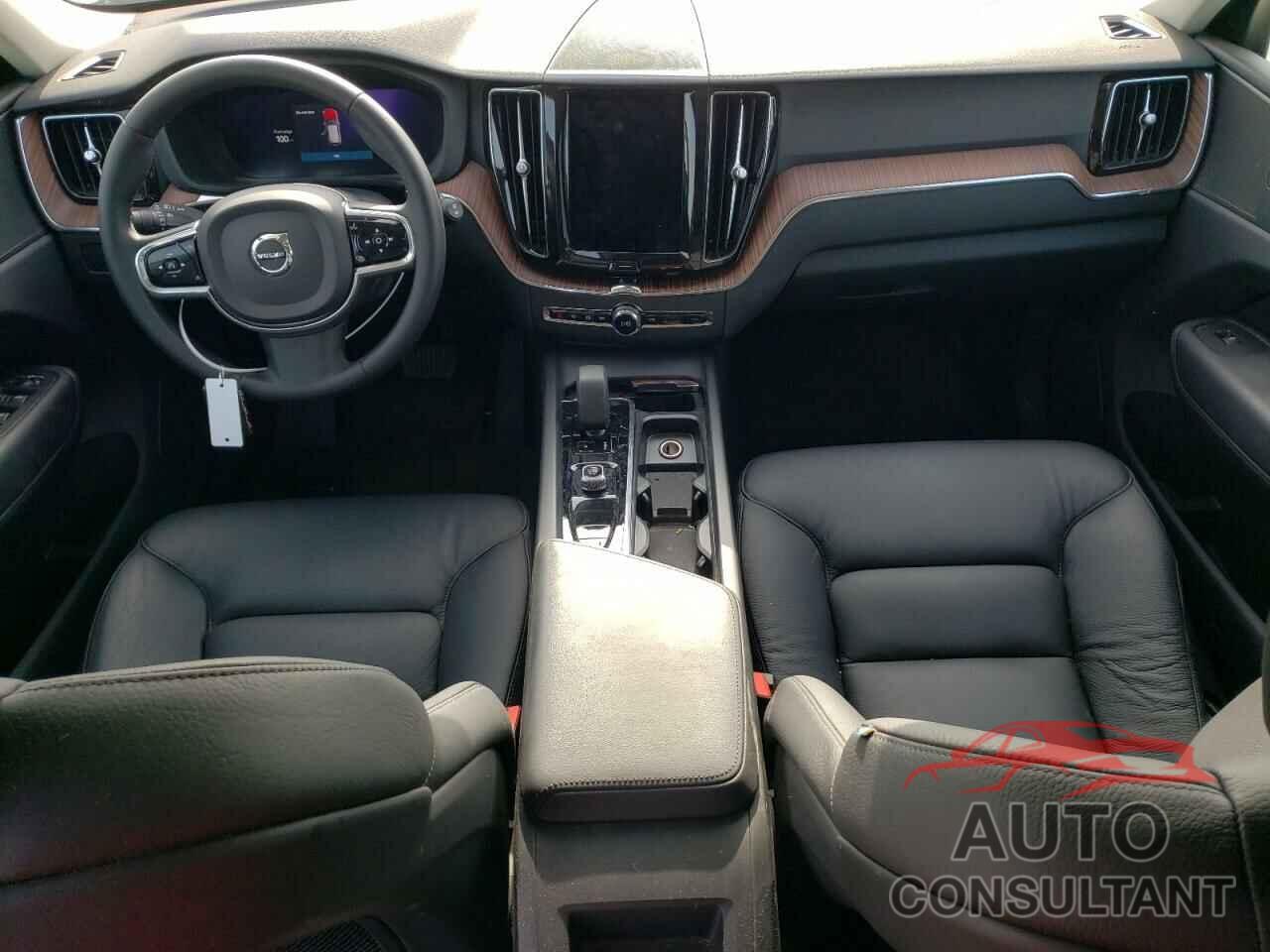 VOLVO XC60 PLUS 2023 - YV4L12RL3P1244410