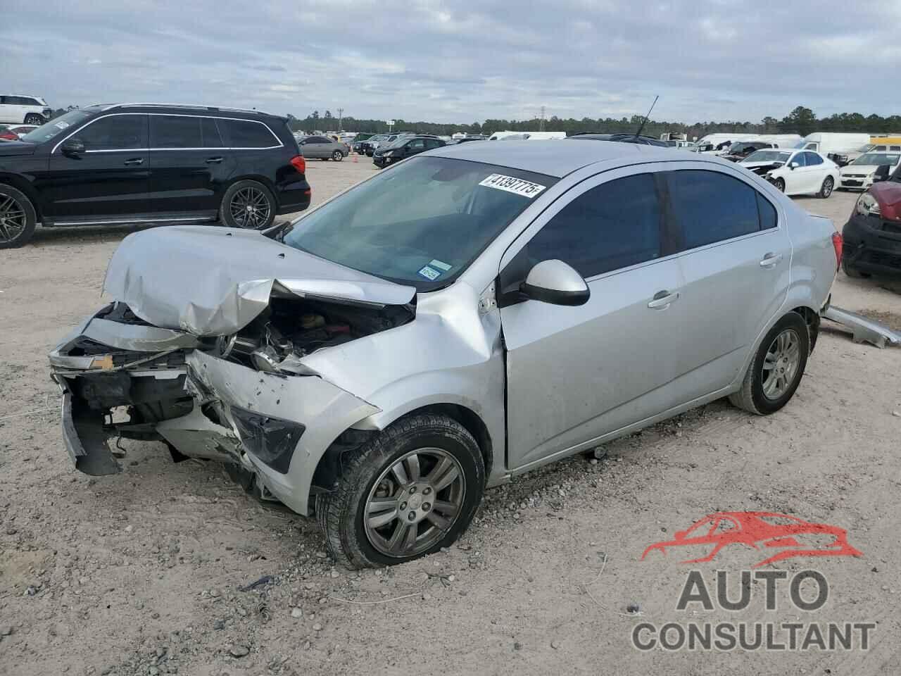 CHEVROLET SONIC 2013 - 1G1JC5SH7D4187711