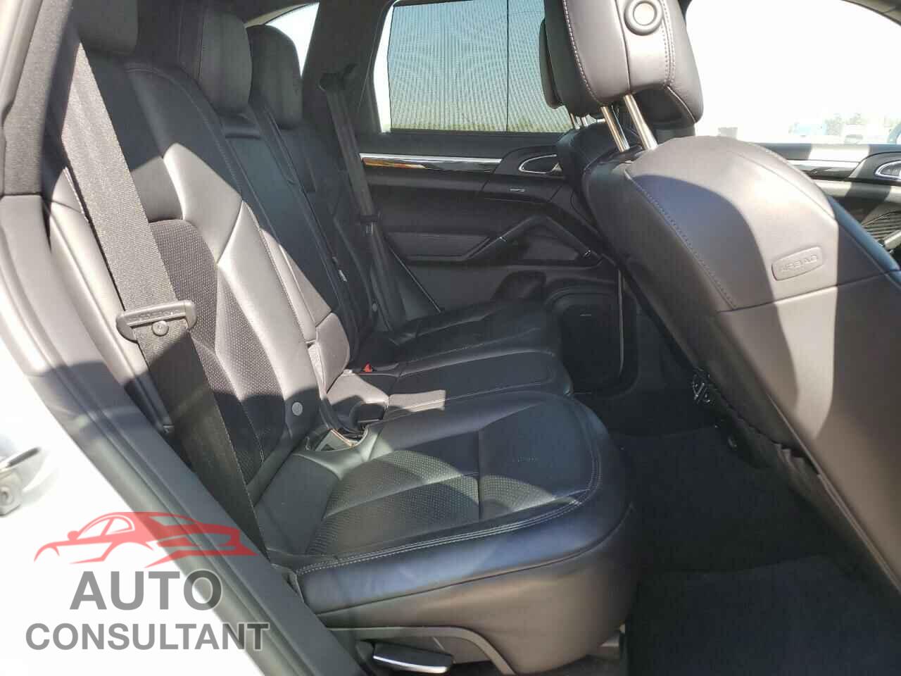 PORSCHE CAYENNE 2017 - WP1AA2A21HKA82798
