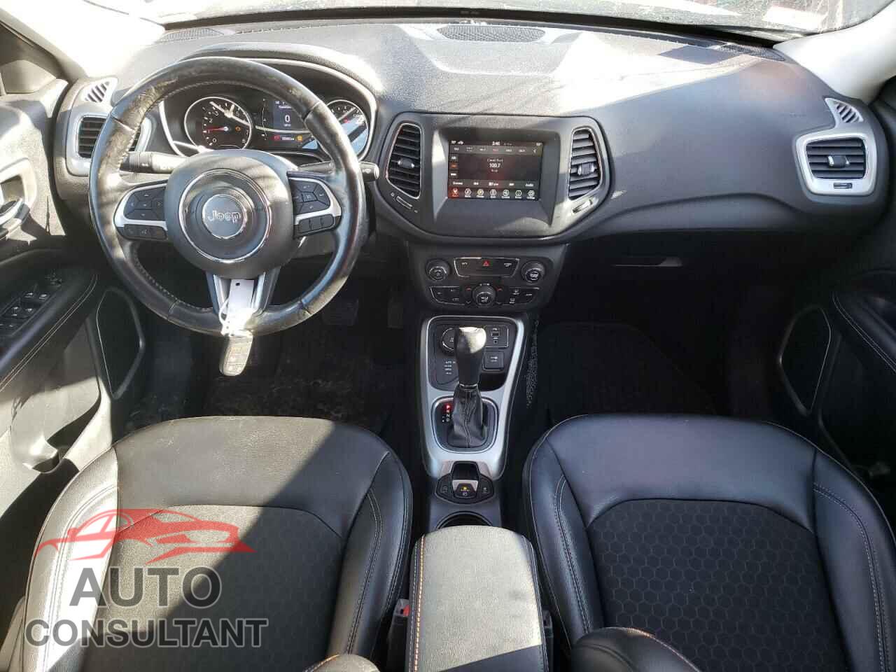 JEEP COMPASS 2020 - 3C4NJDBB7LT145357