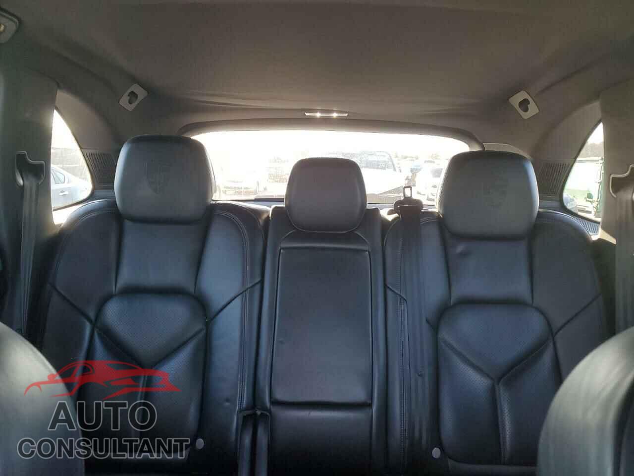 PORSCHE CAYENNE 2017 - WP1AA2A24HKA85758