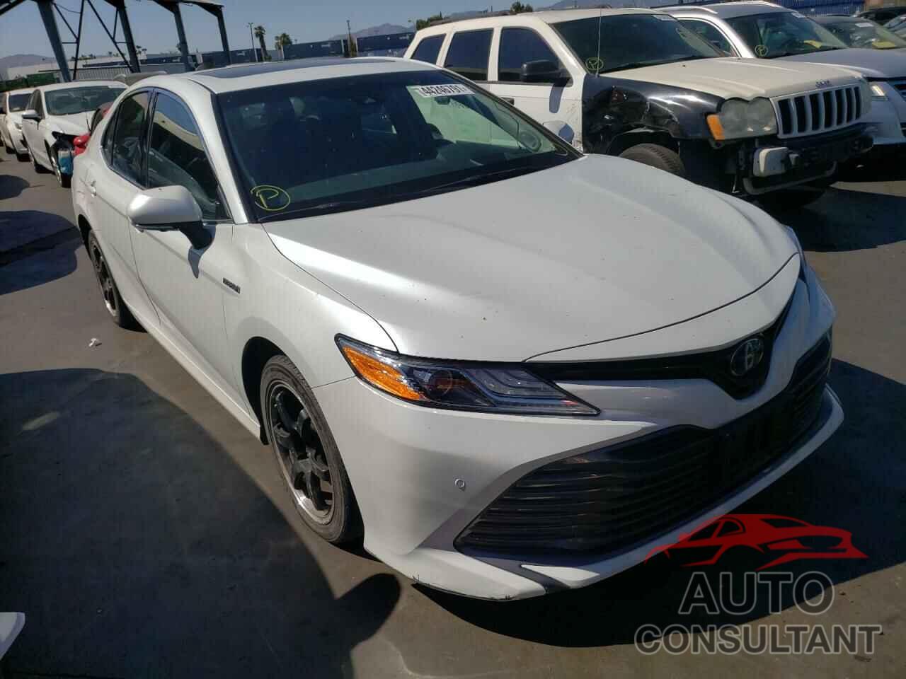 TOYOTA CAMRY 2018 - 4T1B21HK1JU007057