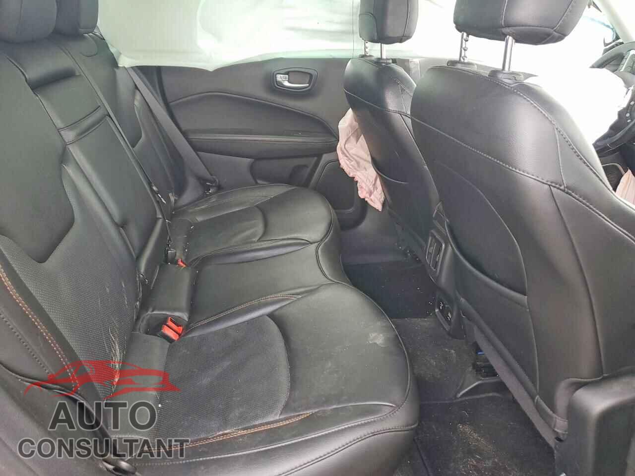 JEEP COMPASS 2019 - 3C4NJDCB1KT800643