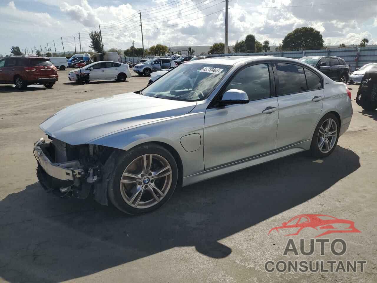 BMW 3 SERIES 2017 - WBA8E1C52HK480170