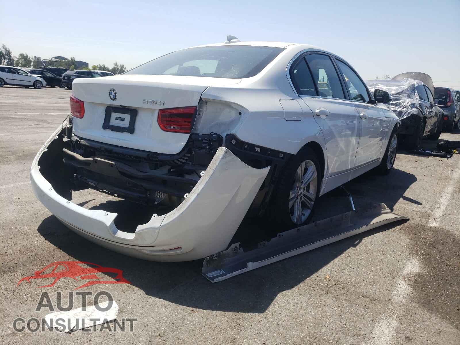 BMW 3 SERIES 2018 - WBA8B9C50JEE83082