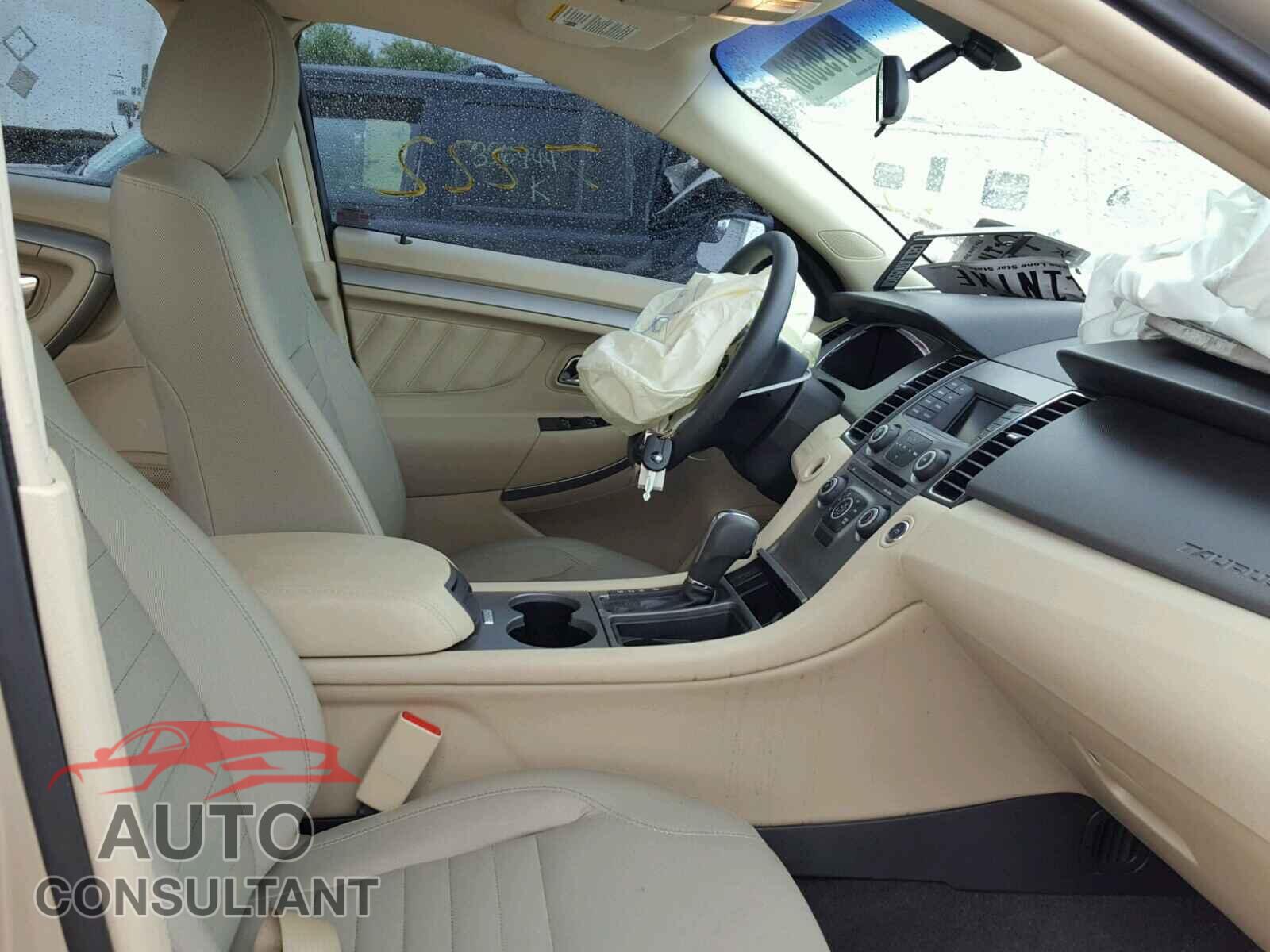 FORD TAURUS 2017 - 1FAHP2D80HG132212