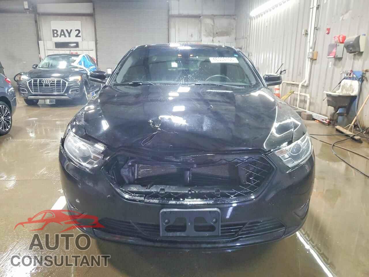 FORD TAURUS 2017 - 1FAHP2E84HG139940