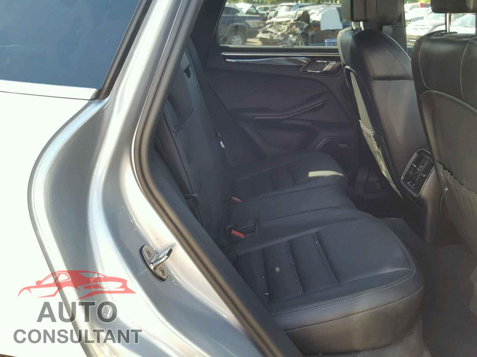 PORSCHE MACAN 2015 - WP1AF2A54FLB94370