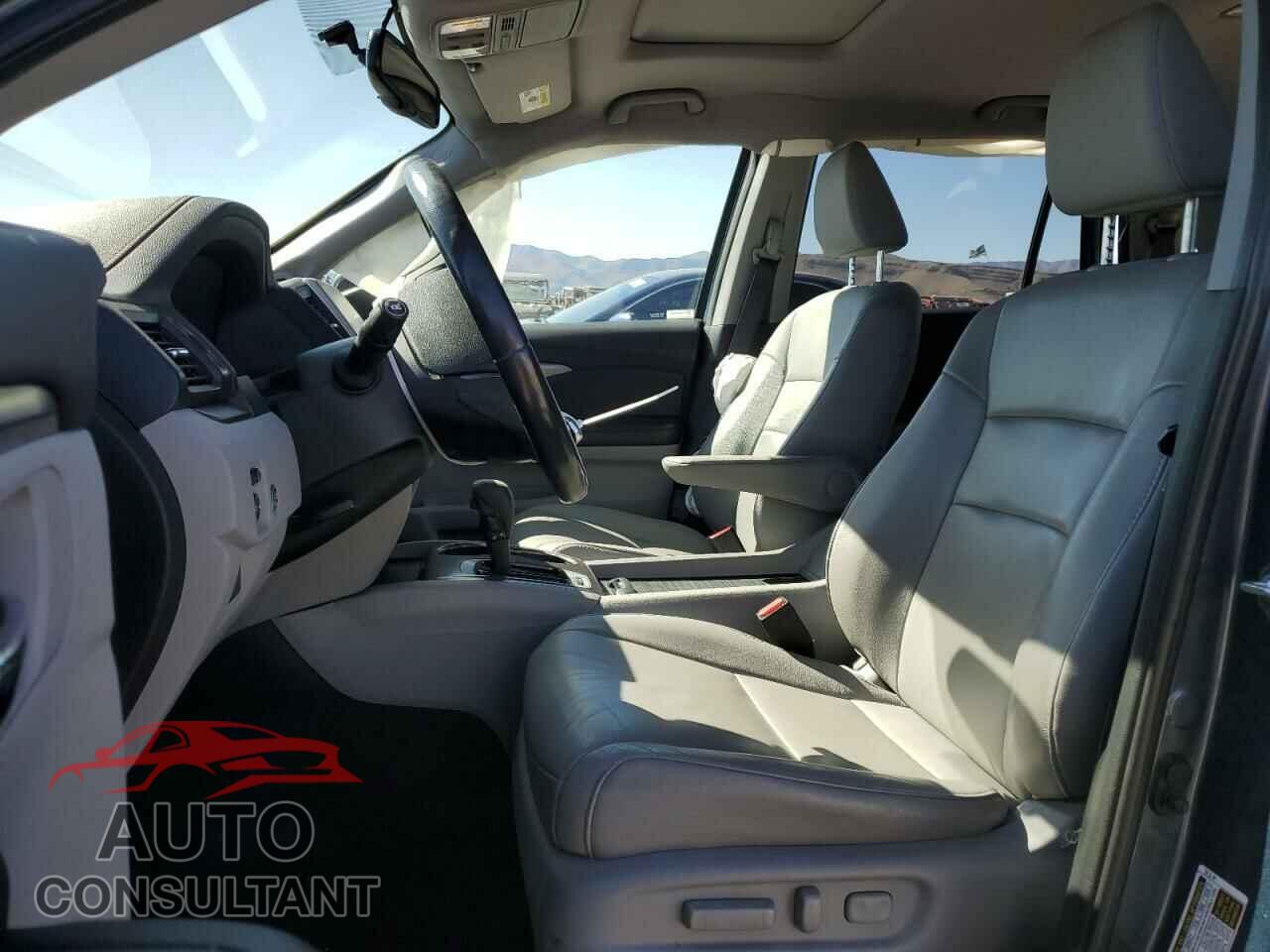 HONDA PILOT 2017 - 5FNYF6H50HB023232