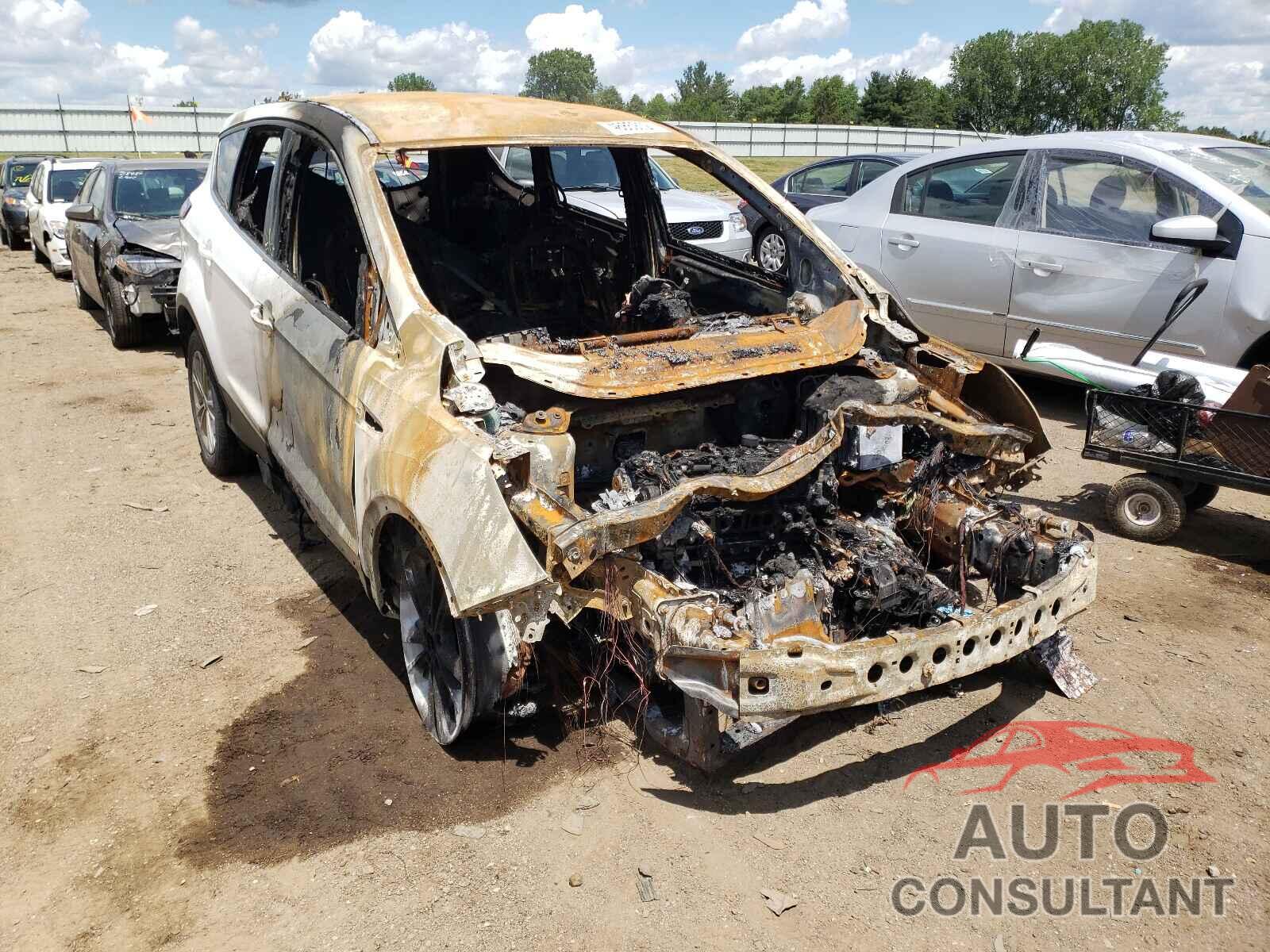 FORD ESCAPE 2017 - 1FMCU9GD7HUC64380