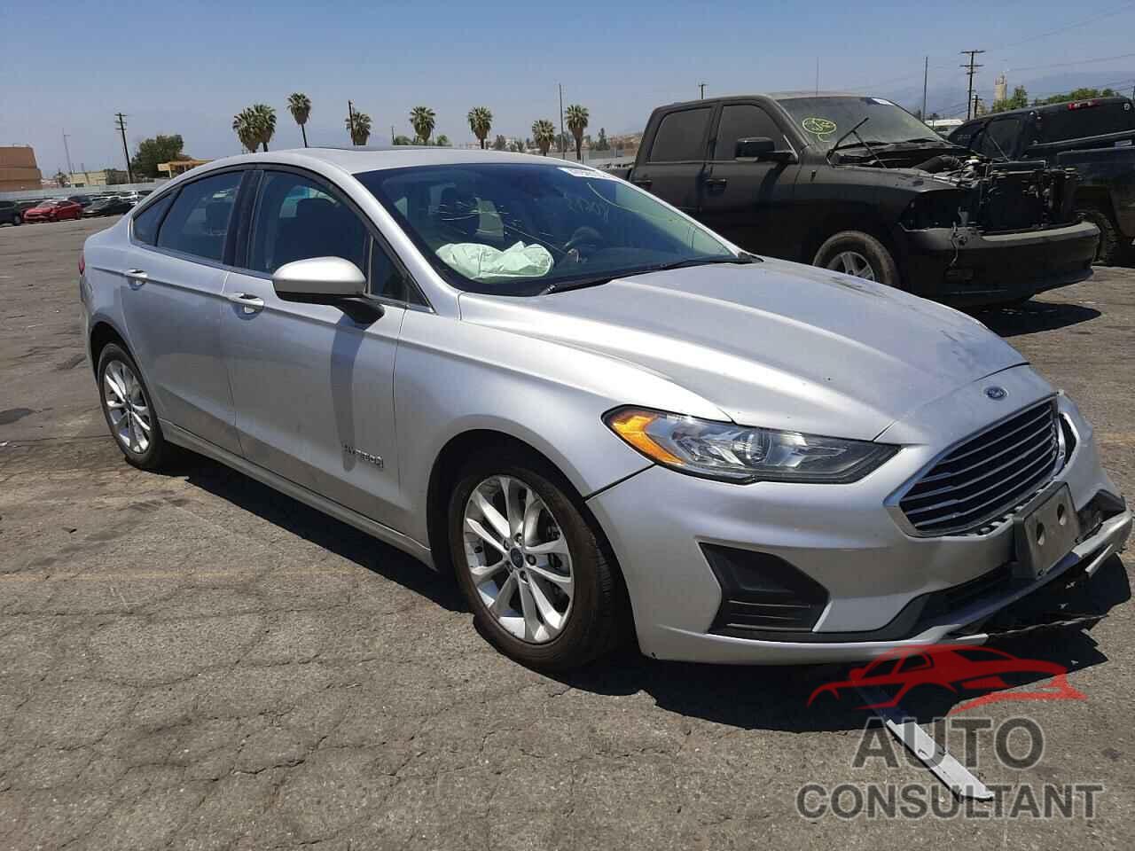 FORD FUSION 2019 - 3FA6P0LU5KR121295
