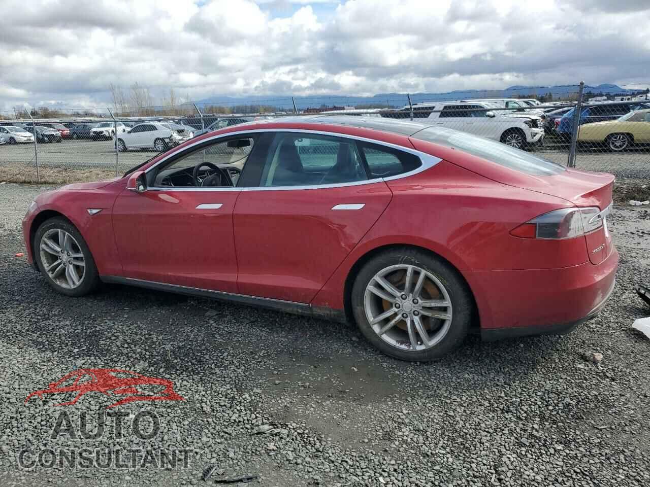 TESLA MODEL S 2013 - 5YJSA1CN9DFP19743