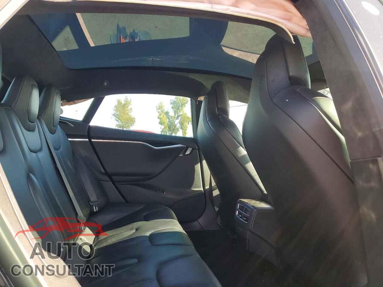 TESLA MODEL S 2017 - 5YJSA1E20HF211086