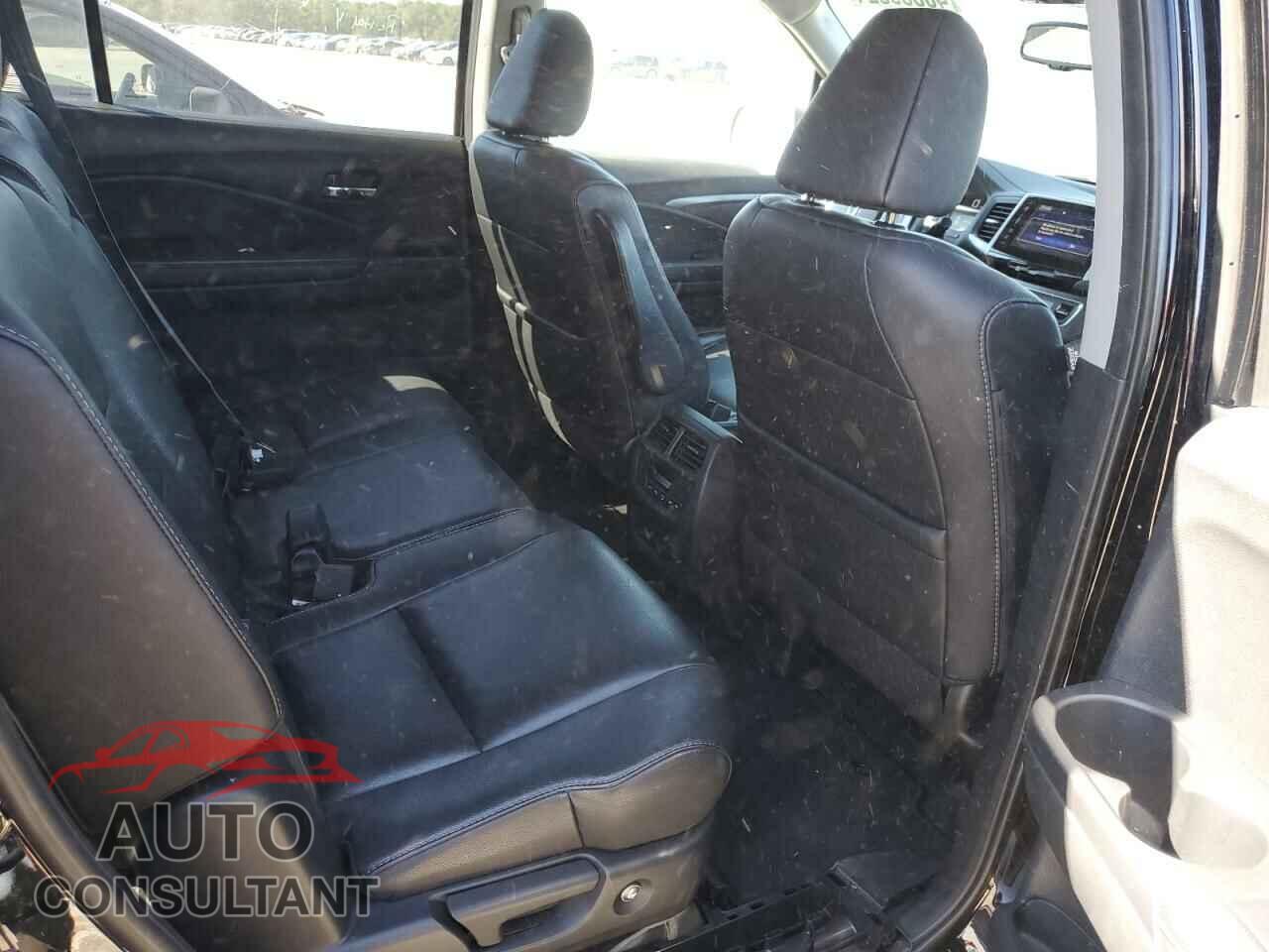 HONDA PILOT 2017 - 5FNYF5H56HB022614