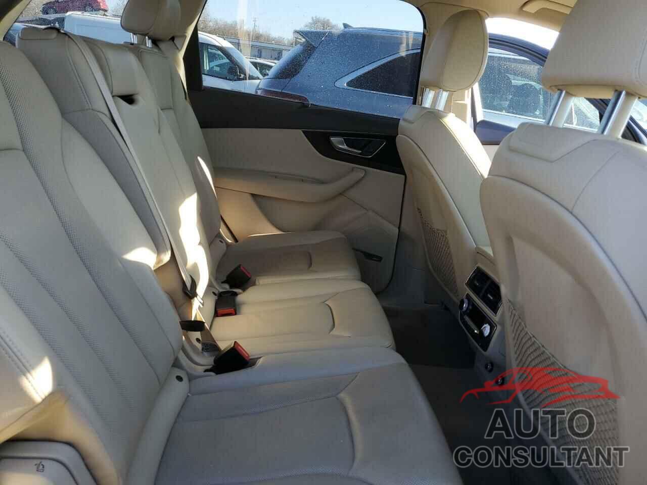 AUDI Q7 2019 - WA1VAAF7XKD021683