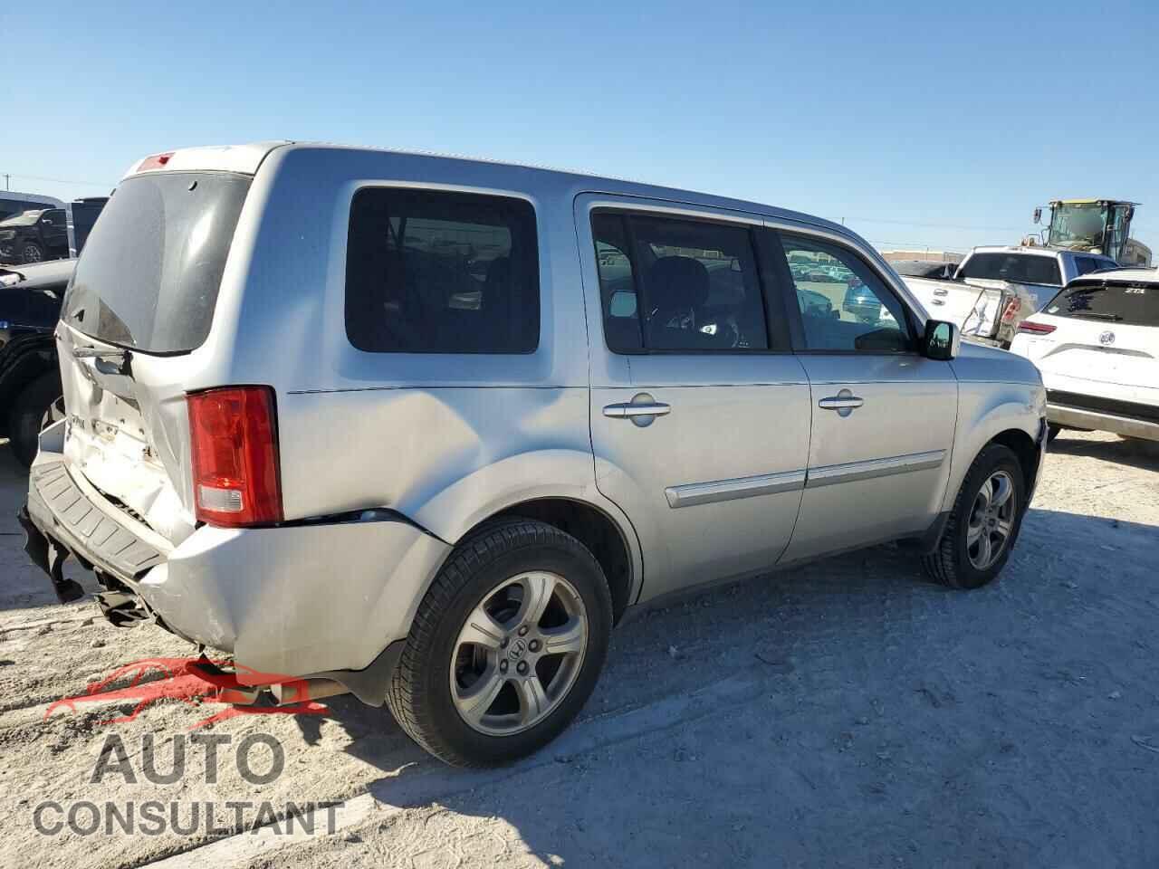 HONDA PILOT 2015 - 5FNYF3H50FB022223
