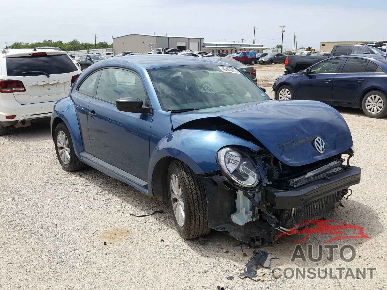 VOLKSWAGEN BEETLE 2018 - 3VWFD7ATXJM720076