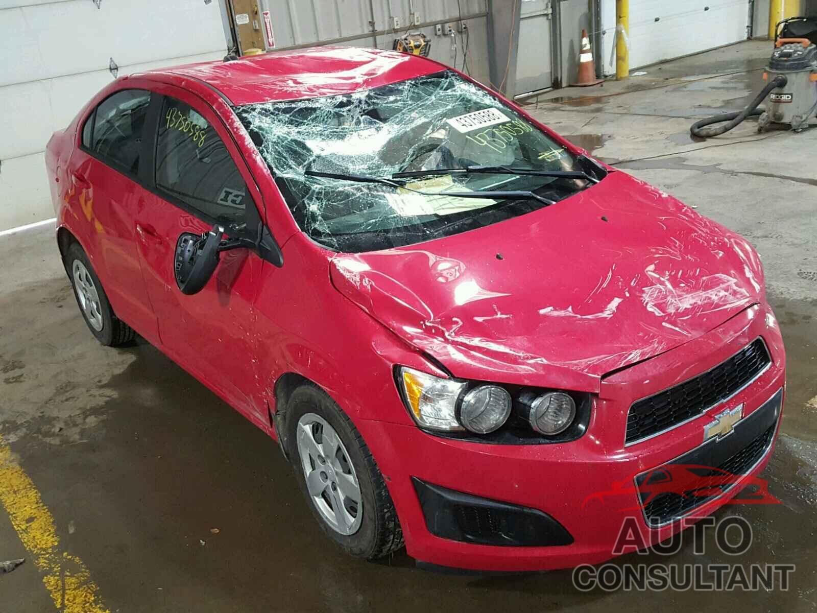 CHEVROLET SONIC 2015 - 1G1JA5SG1F4216183