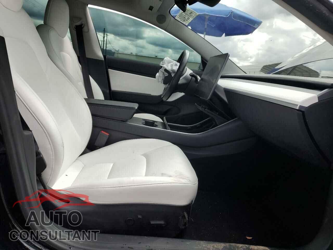 TESLA MODEL 3 2019 - 5YJ3E1EA7KF327151