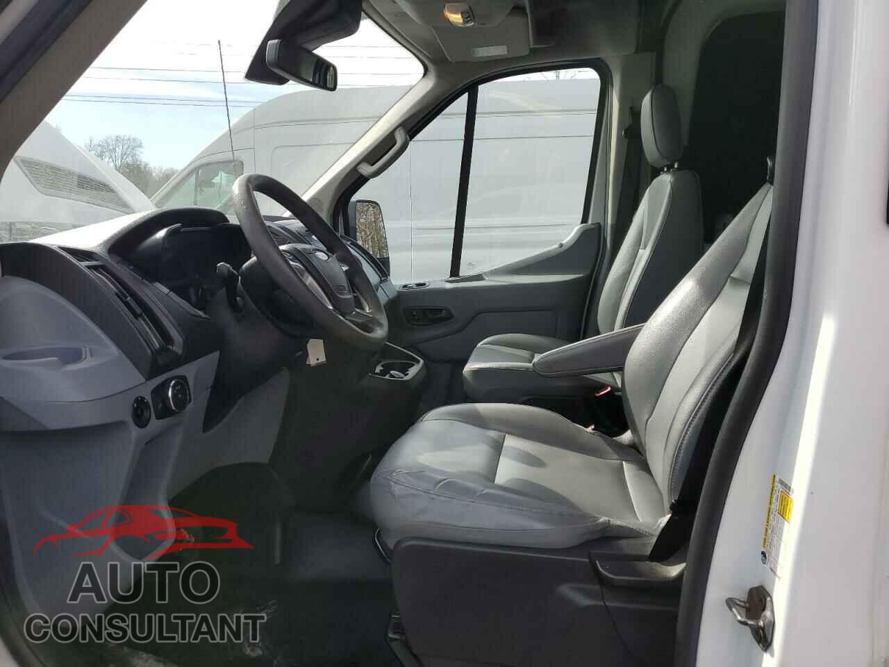 FORD TRANSIT 2018 - 1FTYR2CM6JKB24072