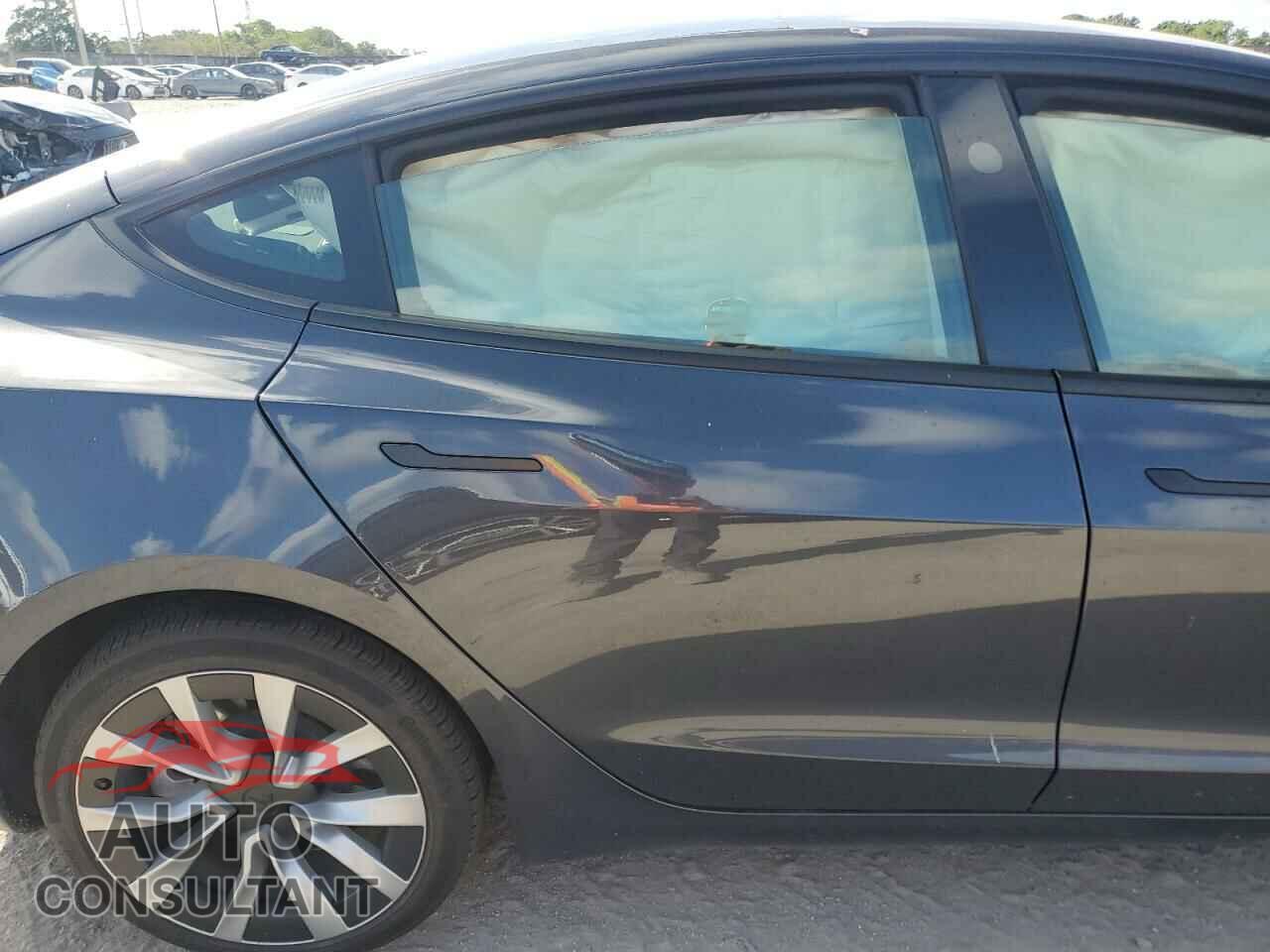 TESLA MODEL 3 2024 - 5YJ3E1EA2RF752321