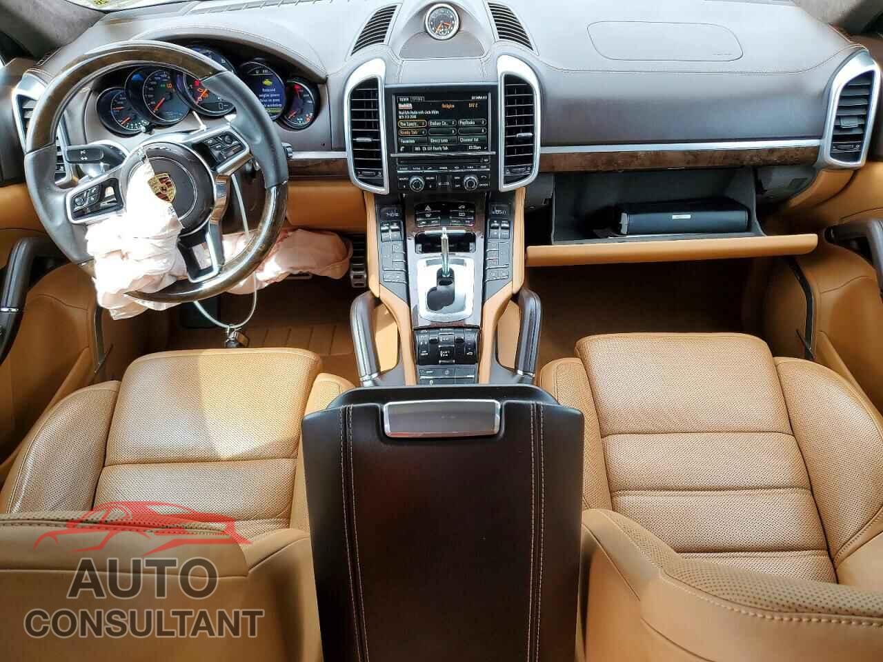 PORSCHE CAYENNE 2016 - WP1AC2A27GLA88558