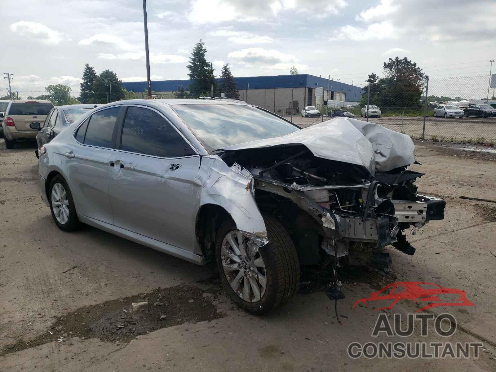 TOYOTA CAMRY 2018 - 4T1B11HK8JU120698