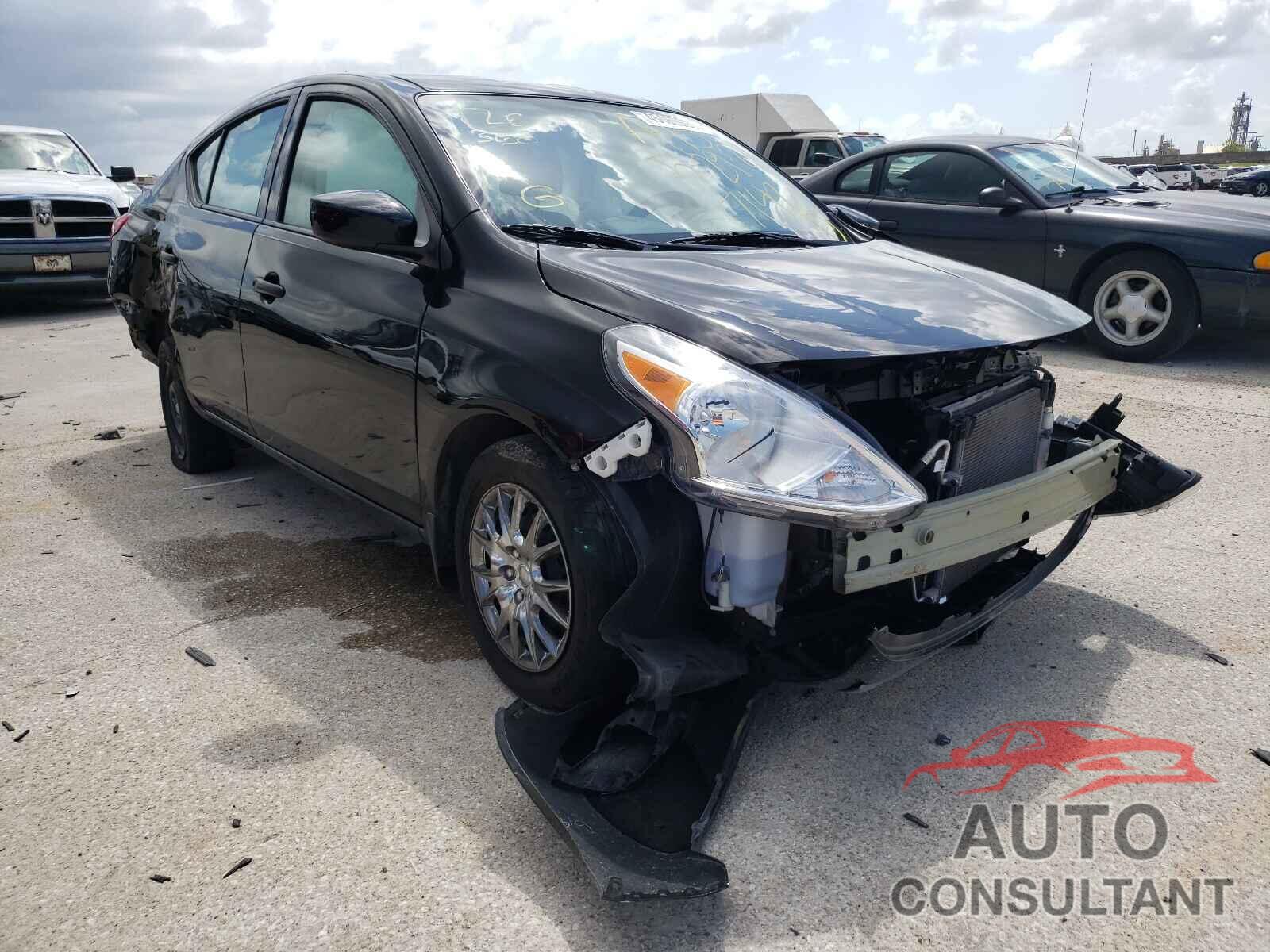 NISSAN VERSA 2019 - 3N1CN7AP2KL817241