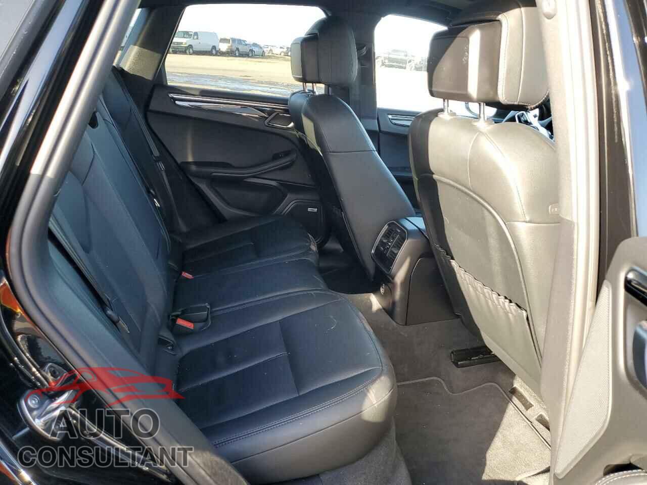 PORSCHE MACAN 2021 - WP1AB2A50MLB30156