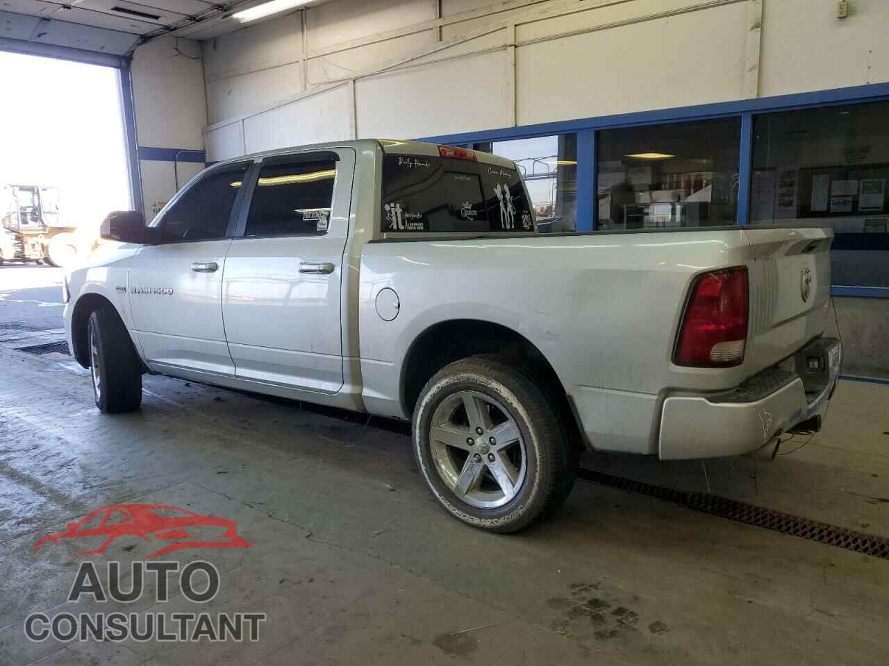DODGE RAM 1500 2012 - 1C6RD7MT2CS287592