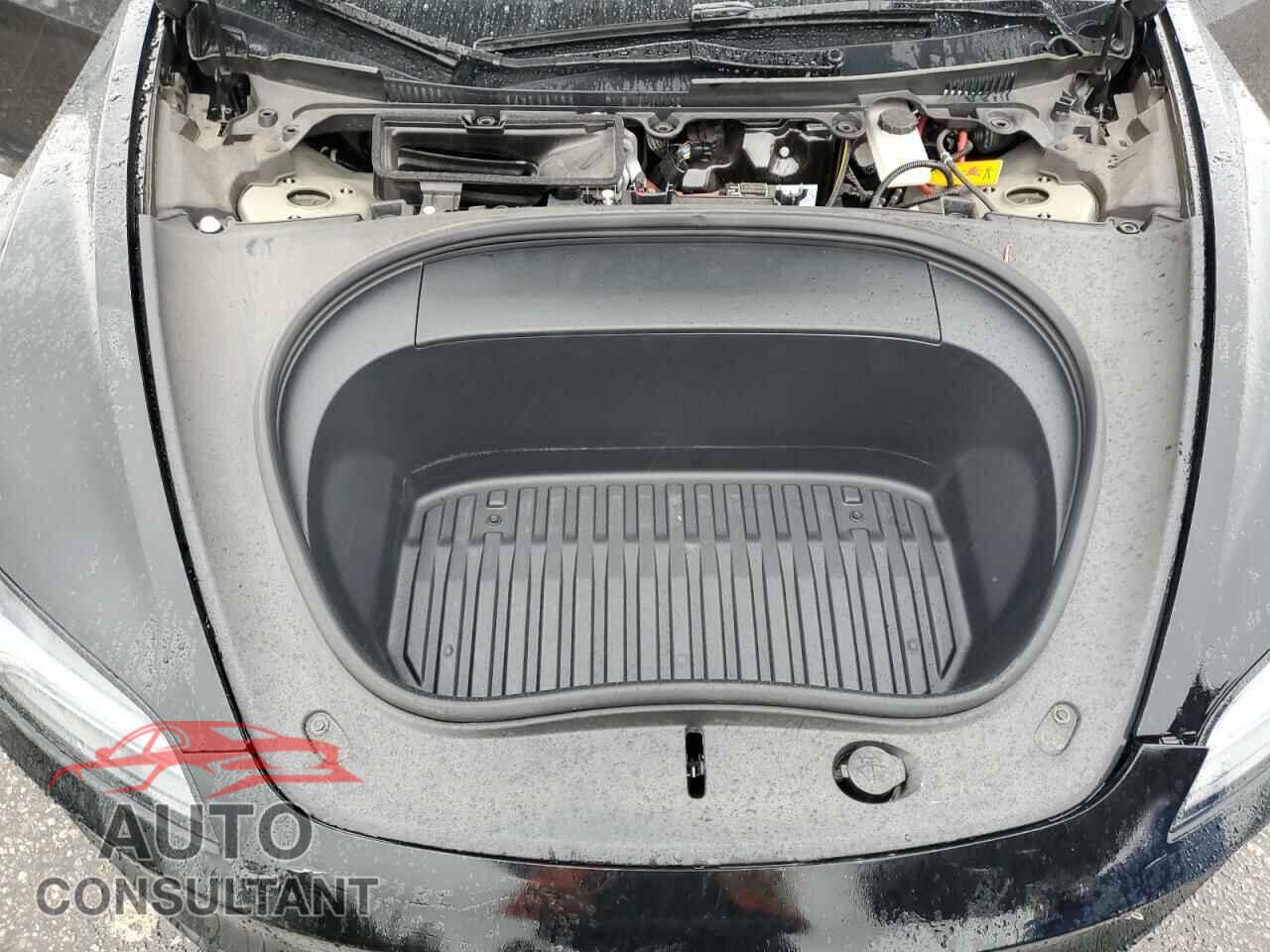 TESLA MODEL 3 2024 - 5YJ3E1EA4RF814351