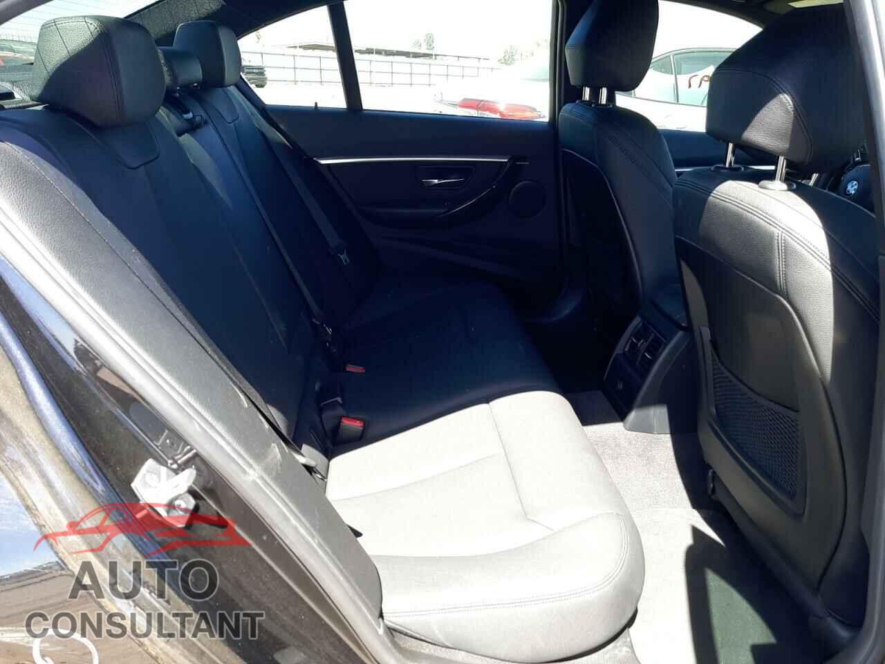 BMW 3 SERIES 2016 - WBA8E9G55GNU30238