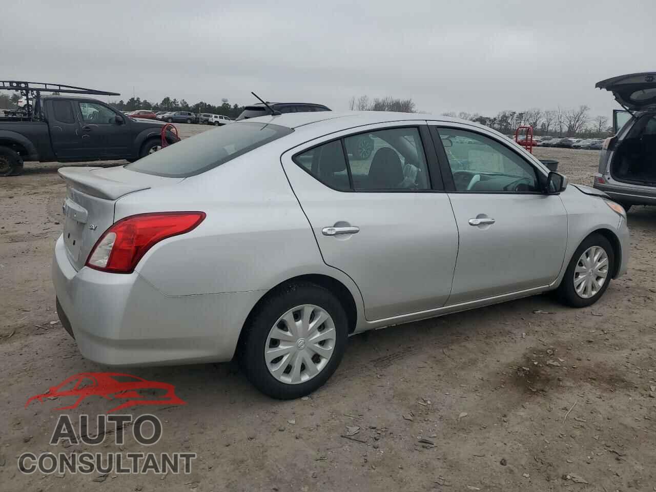 NISSAN VERSA 2019 - 3N1CN7AP6KL856494