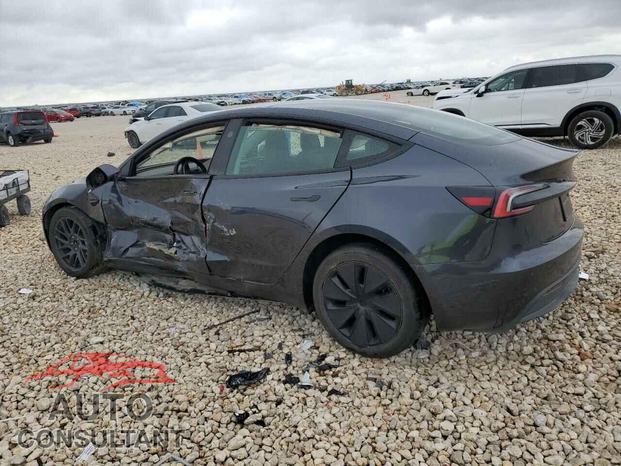 TESLA MODEL 3 2024 - 5YJ3E1EA0RF739034