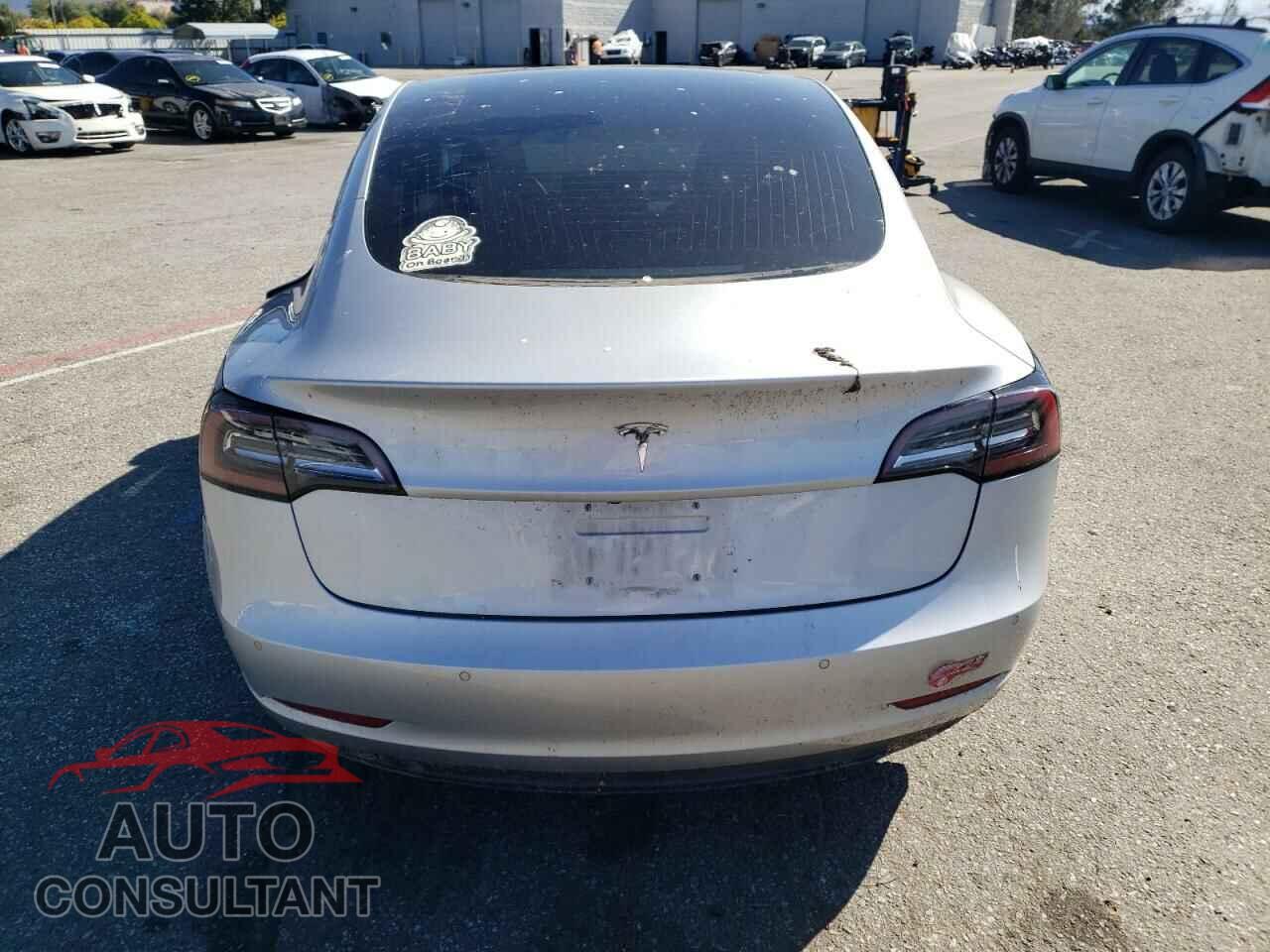 TESLA MODEL 3 2018 - 5YJ3E1EA4JF060887