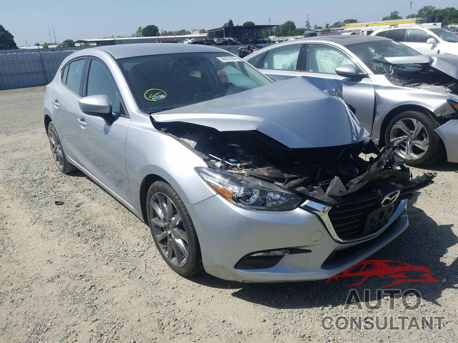 MAZDA 3 2018 - 3MZBN1L31JM262806