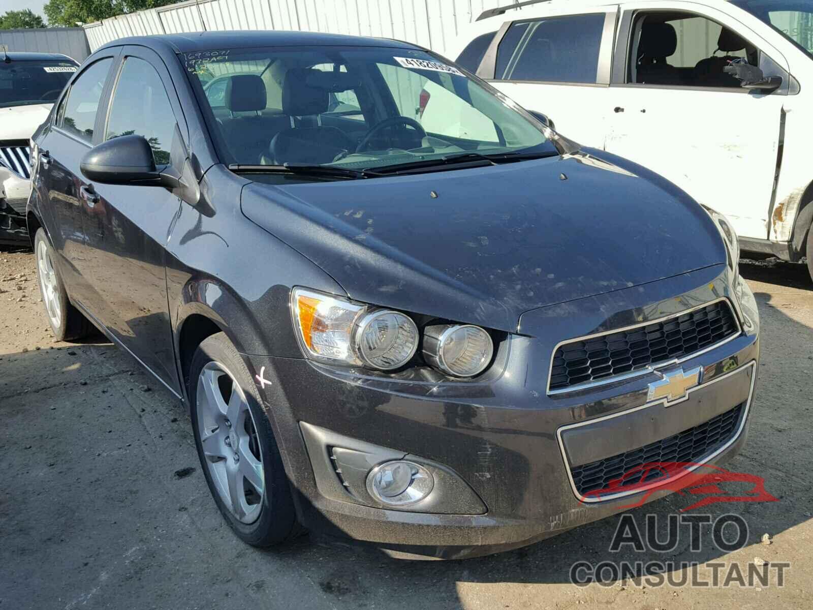 CHEVROLET SONIC 2015 - 1G1JE5SB7F4130353