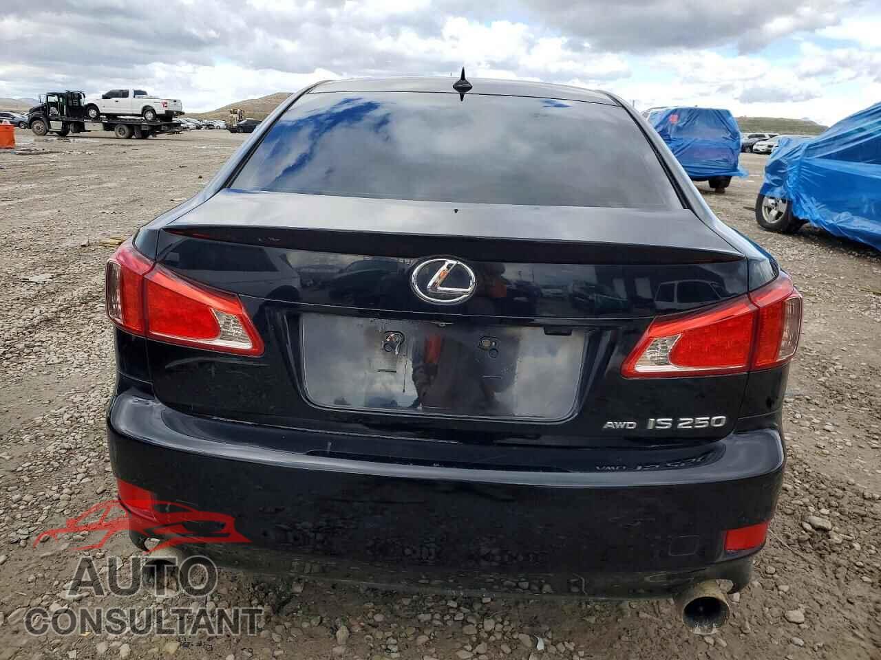 LEXUS IS 2012 - JTHCF5C20C5055933